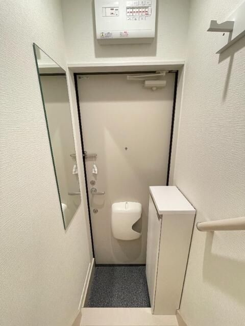 ＣＯＺＹ氷川台の玄関