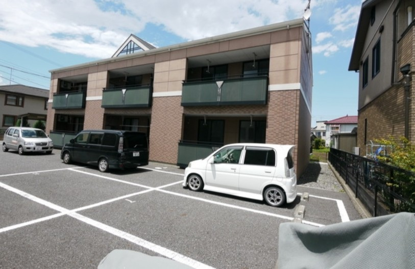 デ・ラ・ソル薬師堂根の駐車場