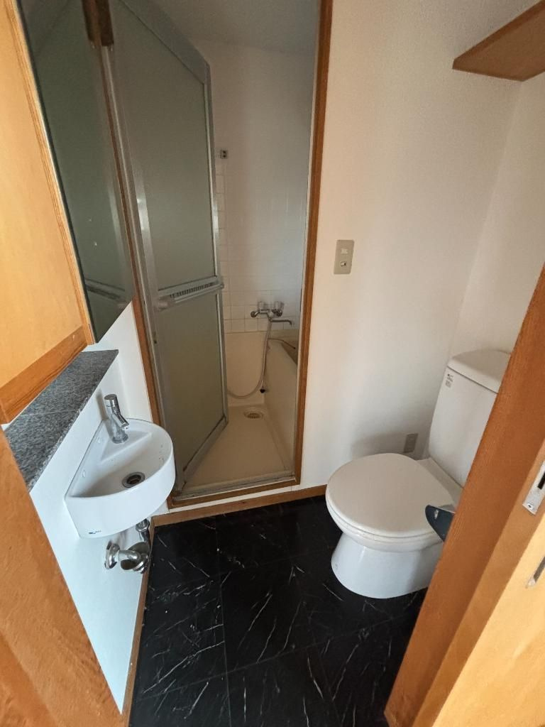 ＲＯＯＭＳ不動前の浴室