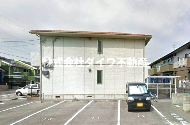 シャーメゾン デュオの駐車場