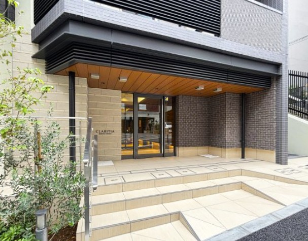 文京区湯島３丁目の賃貸マンションのエントランス