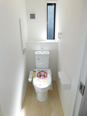 名古屋市北区東味鋺３丁目の新築一戸建のトイレ|◇トイレ◇　　１階・２階ウォシュレット　節水タイプ　収納付き　