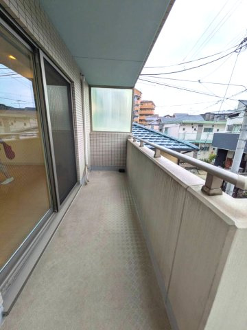 宝塚市南口２丁目のマンションのバルコニー|開放的で明るい空間を演出してくれるバルコニーです