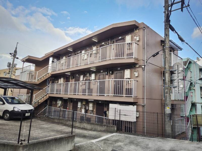 ホープ伊島A棟の外観