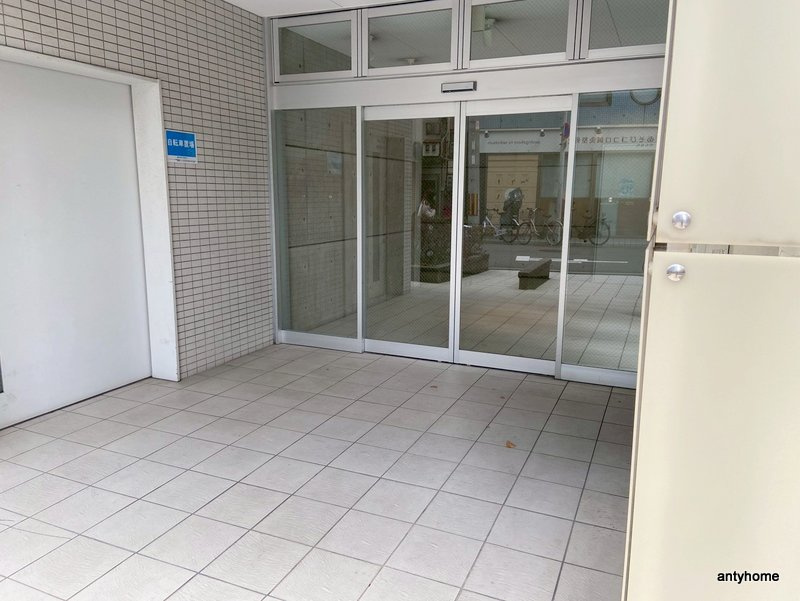 アクエルド新町のエントランス
