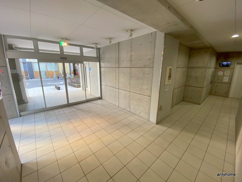 アクエルド新町のロビー
