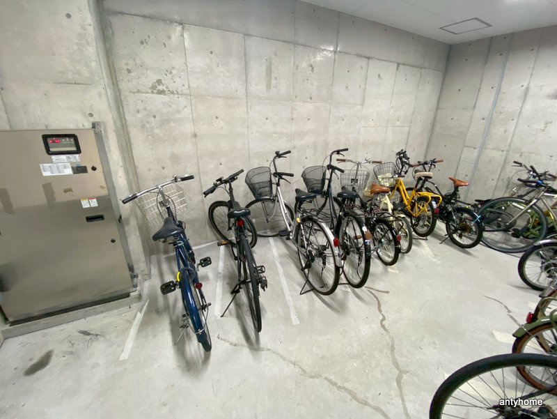 アクエルド新町の駐車場
