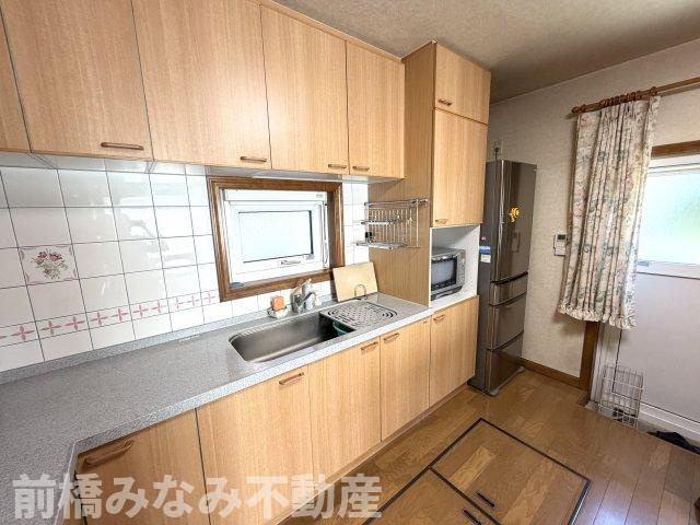 【中古】前橋市下大島町　３LDKのキッチン|コンパクトなキッチンで掃除もラクラク。（残置物はお引渡し時までに撤去予定です）