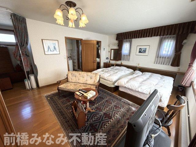 【中古】前橋市下大島町　３LDKの洋室|明るい洋室です。（残置物はお引渡し時までに撤去予定です）