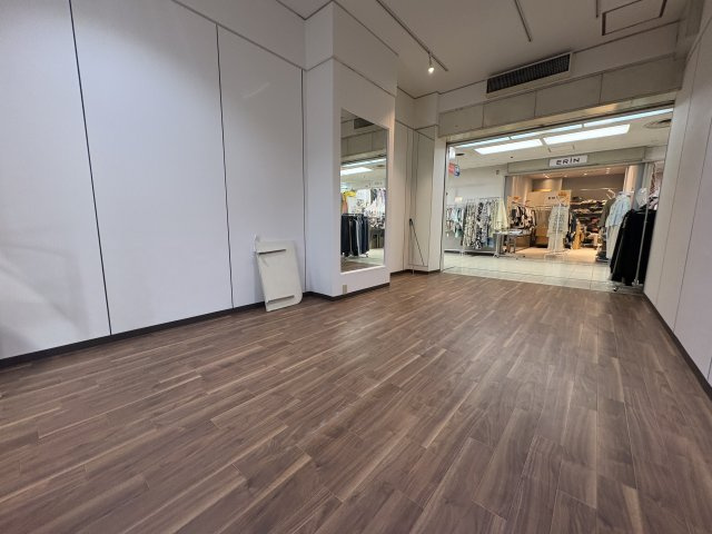 船場センタービル８号館の内装
