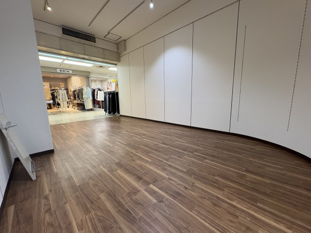 船場センタービル８号館の内装
