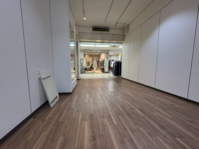 船場センタービル８号館の内装