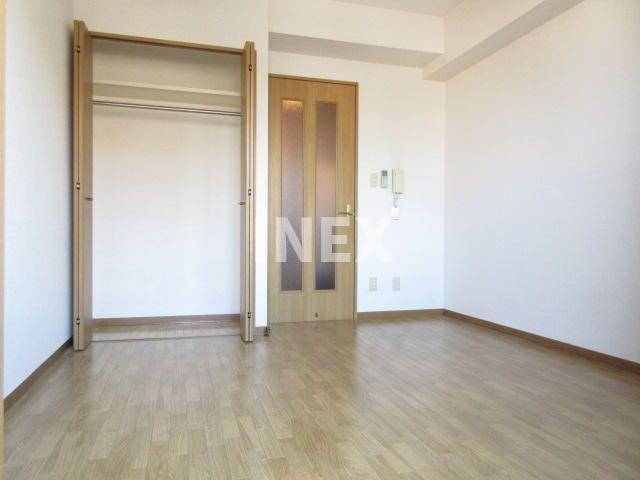 横浜市神奈川区松本町１丁目の賃貸マンションの居間・リビング