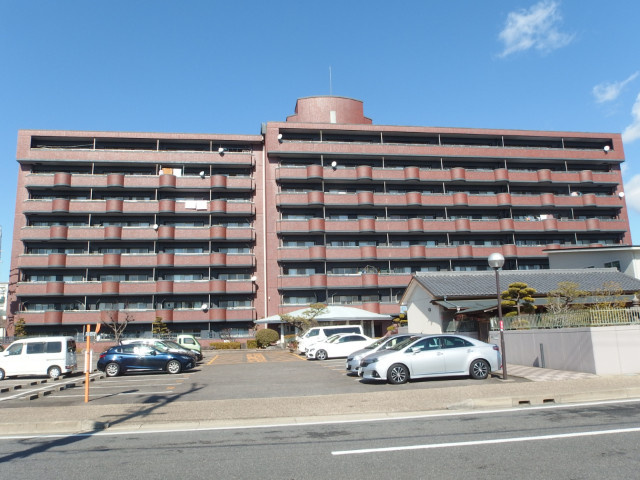 スリーエイト北町の駐車場