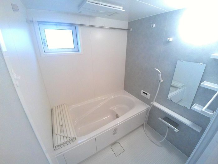 リヴェール広田の浴室