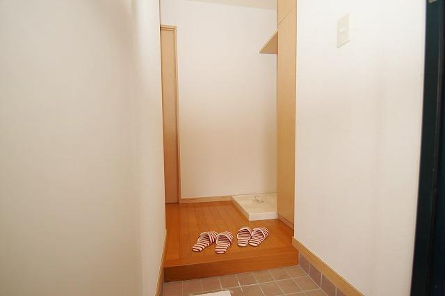 アソシアグロッツォ平尾の玄関