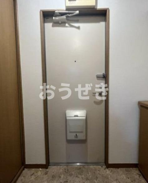 台東区根岸１丁目の賃貸マンションの玄関