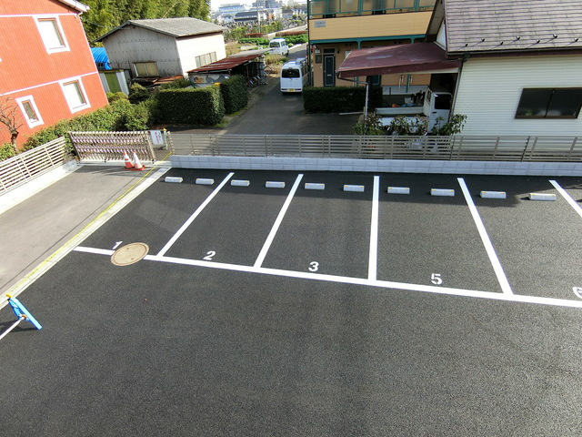 カトルセゾンの駐車場|★敷地内駐車場有★