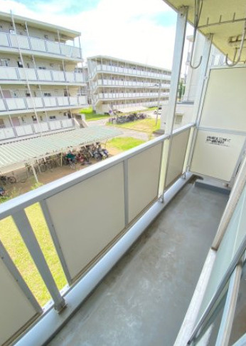 ビレッジハウス市原１号棟のバルコニー