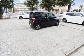 ビレッジハウス市原１号棟の駐車場