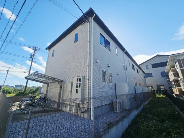 ＥＡＳＴ　ＷＯＯＤの外観
