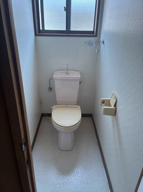 衣笠開キ町 中古戸建のトイレ
