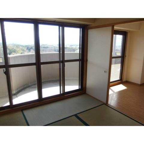天神山マンションⅠ号館の居間・リビング