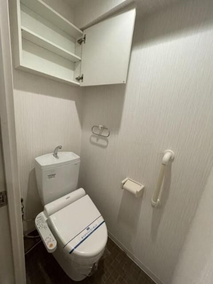 【トイレ】 | イストアール | 落ち着いた色調のトイレです