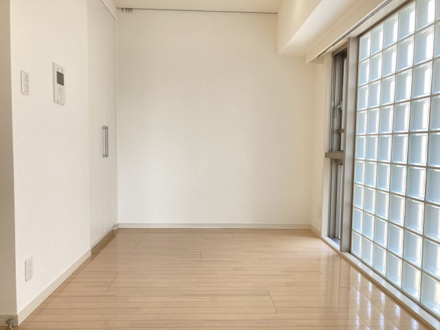 INSULAの居間・リビング