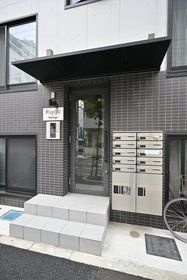 墨田区向島２丁目の賃貸マンションのエントランス