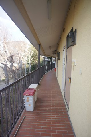 大野ハイツの玄関