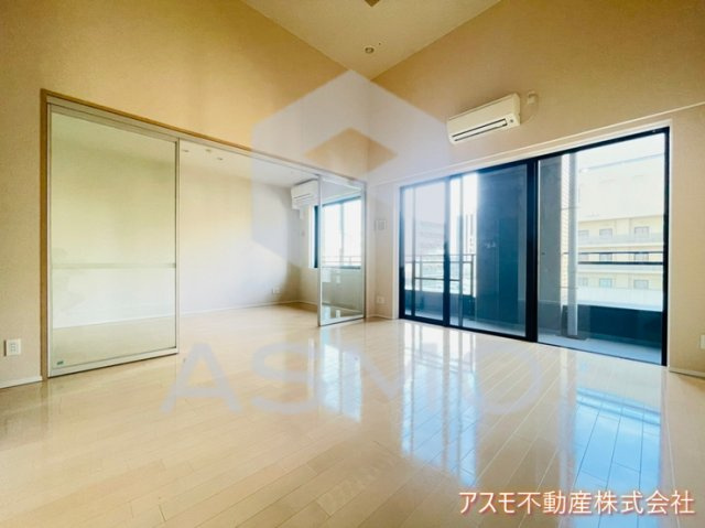 【居間・リビング】 | The kitahama | ※建物内別間取参考写真