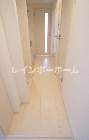 リブリ・キューブの玄関|明るい玄関です