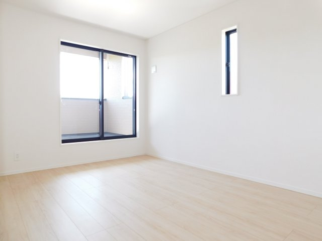 名古屋市北区東味鋺３丁目の新築一戸建の洋室|◇洋室◇　　南面で明るい洋室７．２５帖　収納２ヶ所完備！　バルコニー利用可♪
