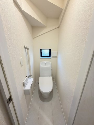 三郷市高州1丁目　新築戸建　全2棟　B号棟のトイレ|1階のトイレです