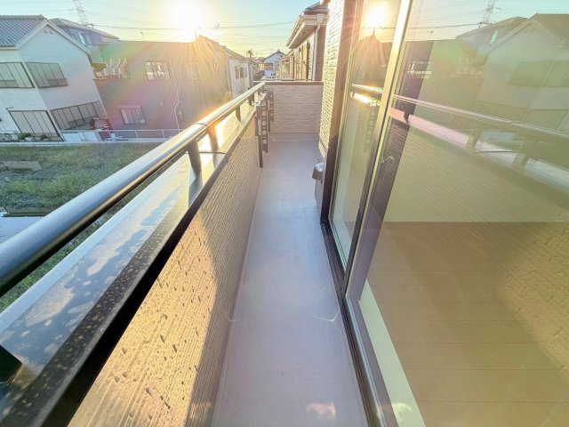 三郷市高州1丁目　新築戸建　全2棟　A号棟のバルコニー|南向きバルコニーにて陽当り良好