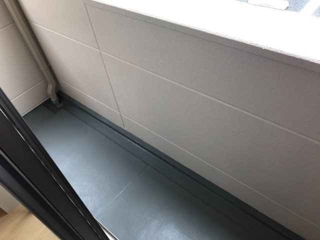 鎌倉市笛田３丁目のアパートのバルコニー