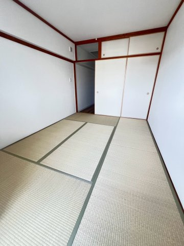 UR武庫川　11号棟の寝室