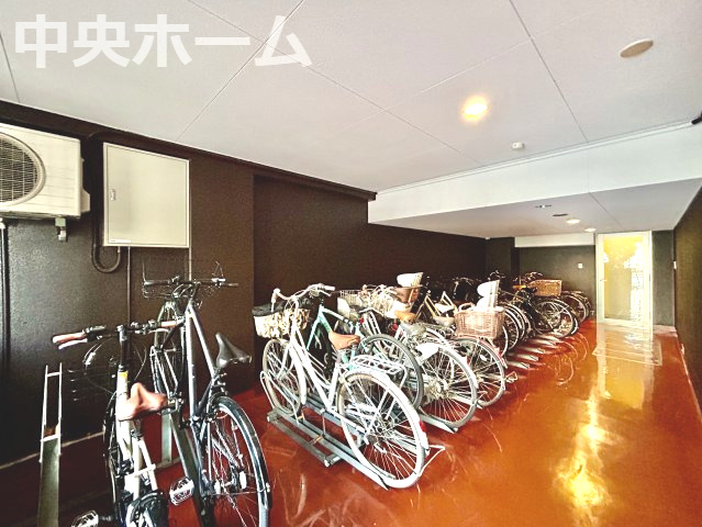 レジデンシャルステートタワー南千住の駐輪場|【自転車置き場】最新の空き状況や費用などの詳細は担当スタッフまでお問い合わせください。