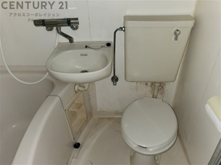 浴室内にトイレがあります♪