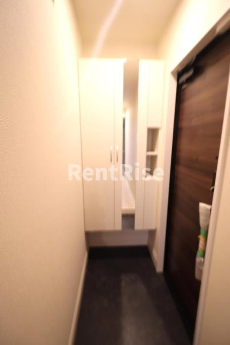 Ｄ－ｒｏｏｍ新生の玄関|玄関
