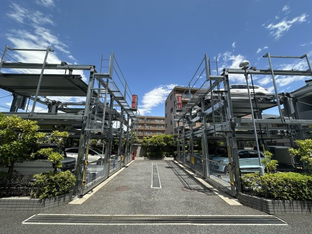 エンゼルハイム竹の塚駅前の駐車場|エンゼルハイム竹の塚駅前：敷地内に駐車場もございます！