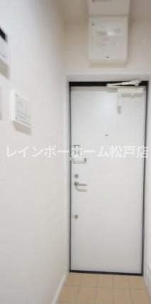 特典：仲介手数料が無料です!!の玄関
