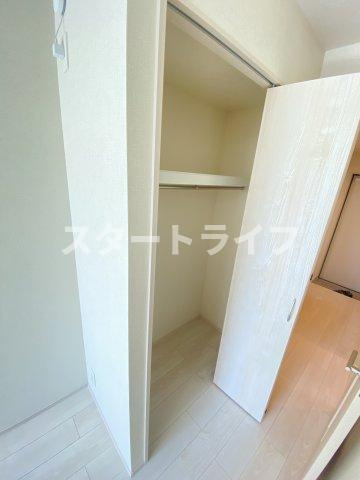 大阪市淀川区木川東１丁目のアパートの収納