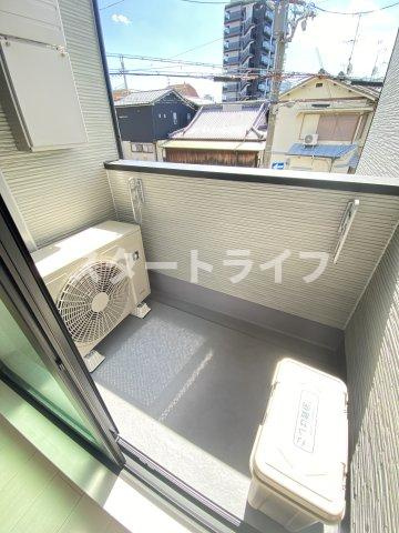大阪市淀川区木川東１丁目のアパートのバルコニー