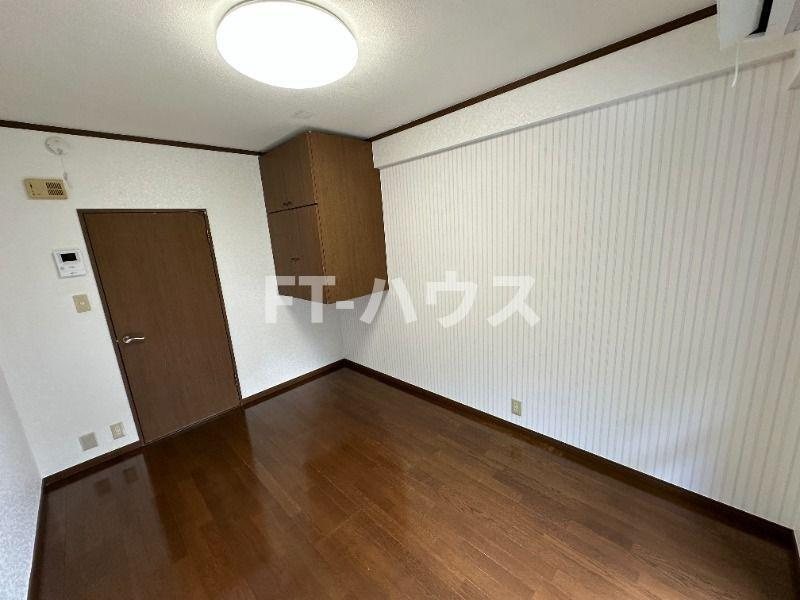 山京マンションの居間・リビング