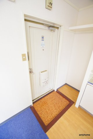 京橋ファインビル　仲介手数料無料の玄関