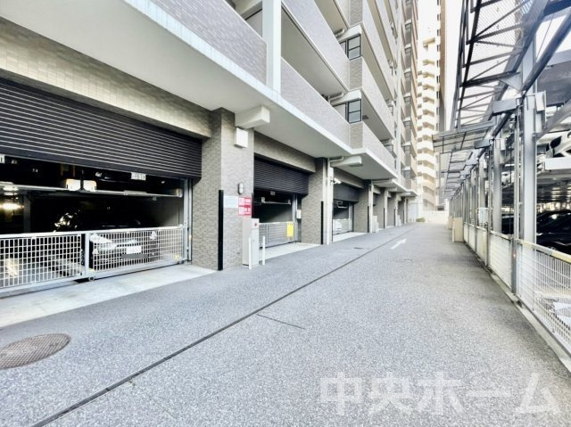 コスモ・ザ・キャナル東京イーストの駐車場|【敷地内駐車場】最新の空き状況や費用などの詳細は担当スタッフまでお問い合わせください。