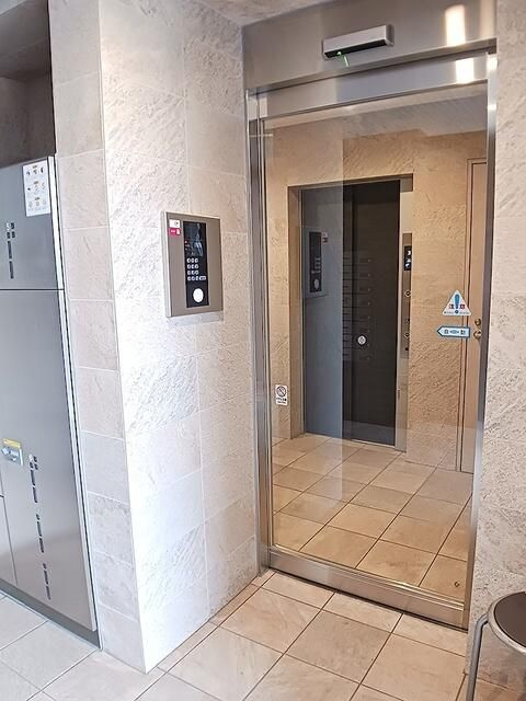 シエロ西竹の塚のエントランス
