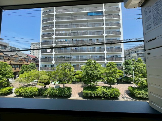 Iris淡路の外観